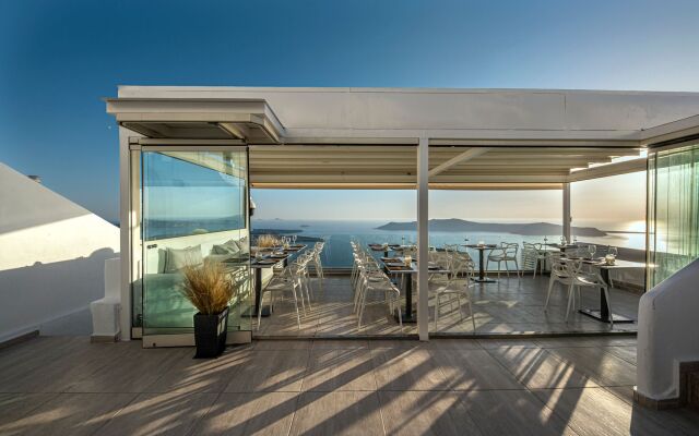 Pearl on the Cliff Hotel & Suites