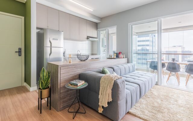 Apartamento completo com varanda | Vila Olímpia