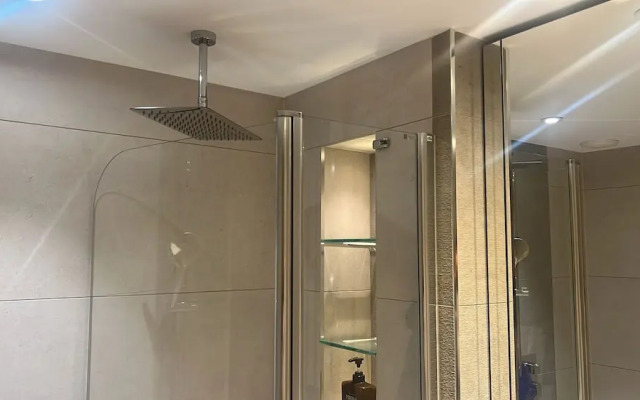 Impeccable 1-bed Apartment