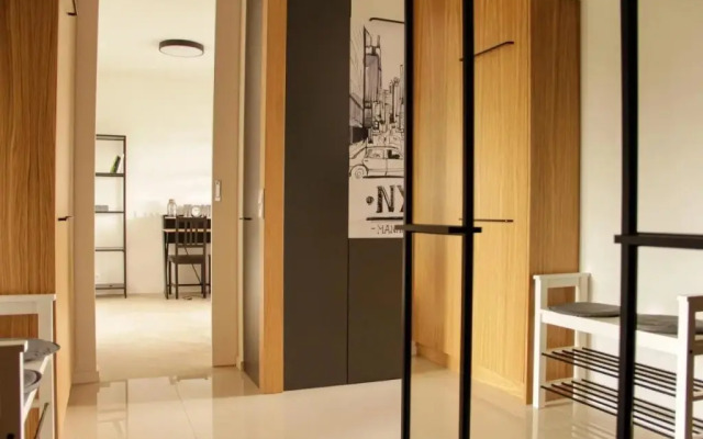 Luxurious, Spacious, Modern Gem. Great Location !