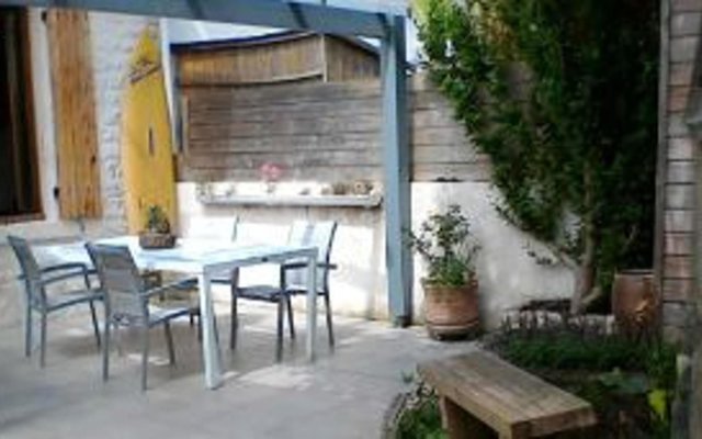House With 3 Bedrooms in La Rochelle, With Enclosed Garden and Wifi