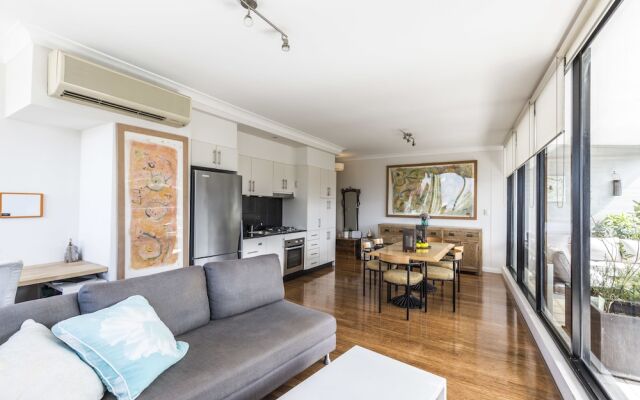 Sunny AC Sydney 2 Bedroom Apt