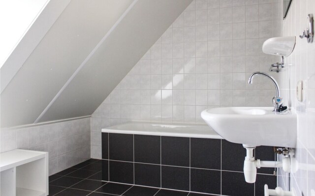 Nice Home in Wemeldinge With 3 Bedrooms and Wifi