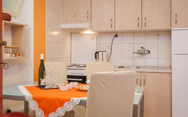 Apartment Sve - with parking : A2 Makarska, Riviera Makarska