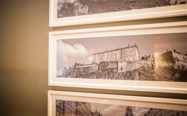 Holiday Inn Express Edinburgh Royal Mile by IHG