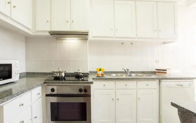 Sunny 4 Bedroom Apartment - with View