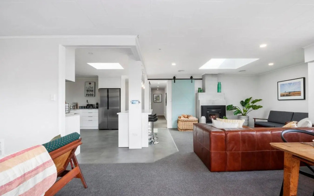 Relax at Richmond Heights