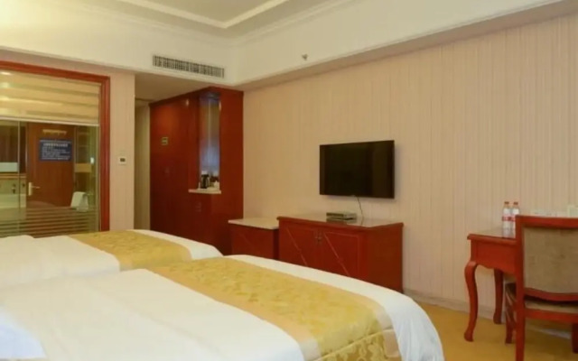 Vienna Hotel Guigang Central Square