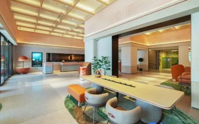 Orange Beihai Railway Station Square Hotel