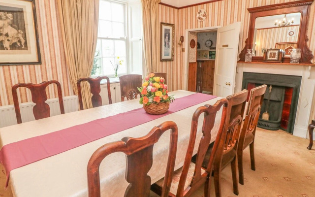 Cairbre House