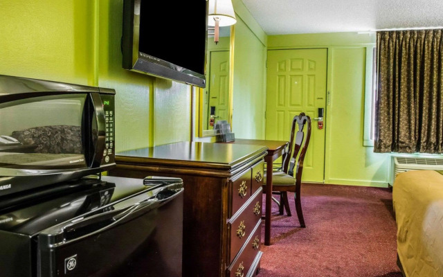 Econo Lodge Pittsburgh I-79