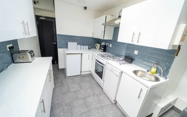 1 Bedroom Studio Near the City