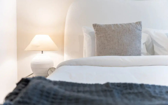 Prime 2BR Near Marina Mall Tram