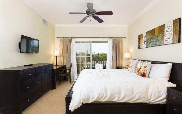 Condo Centre Court Living 3 Bedroom Reunion