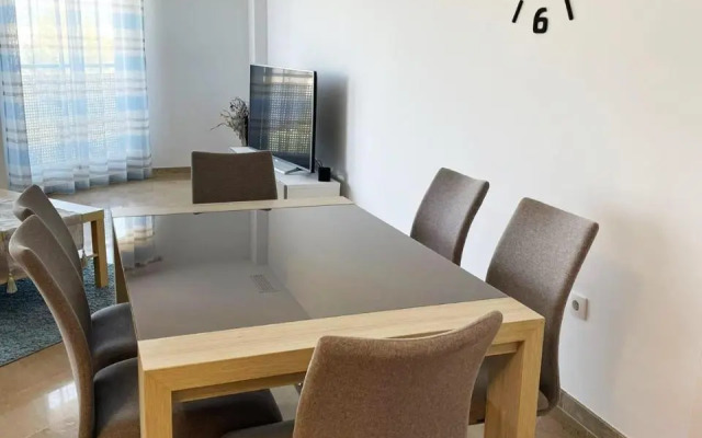 Apartamento en sol, Ador