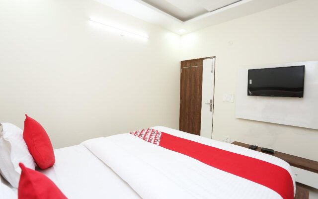 Doodles Crib Guest House by OYO Rooms