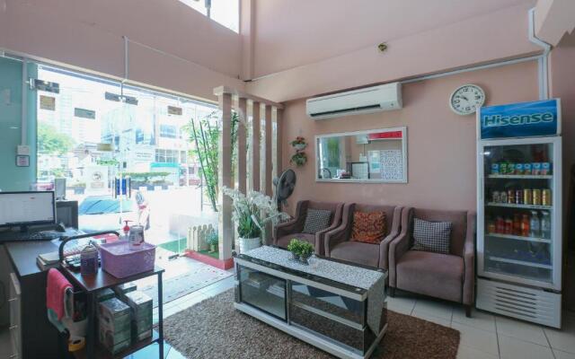 SPOT ON 89796 D'noor Budget Inn