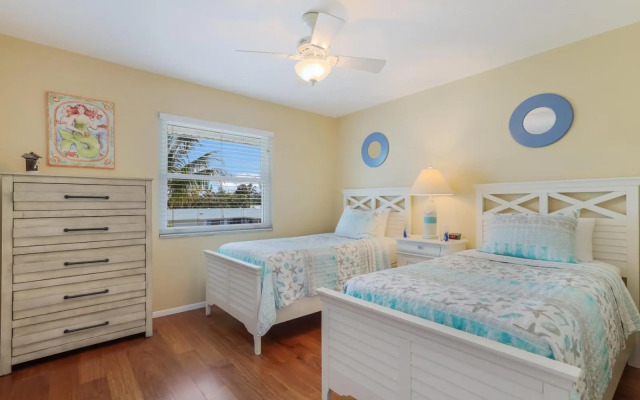 Island Hideaway East - 308B 67th