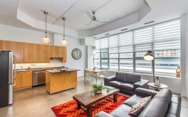 Posh And Luxury Stay In Downtown