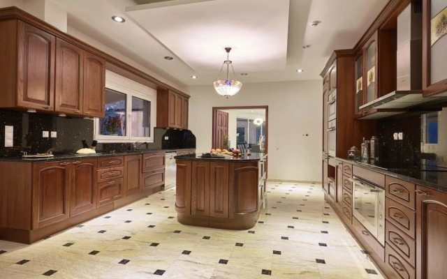 Mont Bleu Luxury Villa