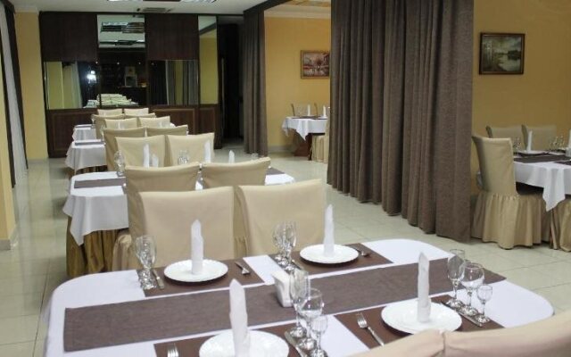 Alexandrovskiy Hotel