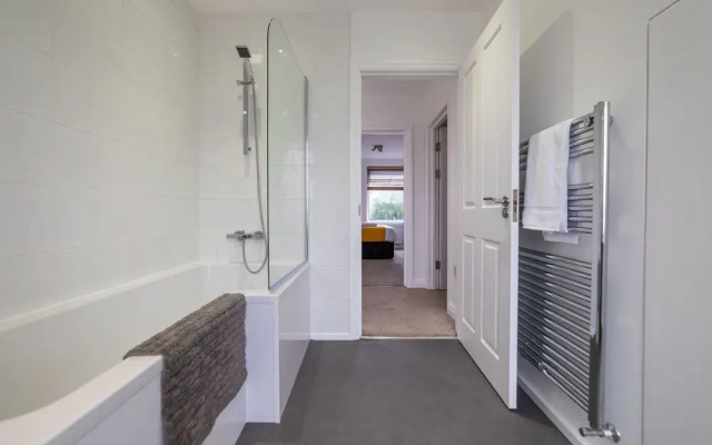 The Elk Suite Sasco Apartments