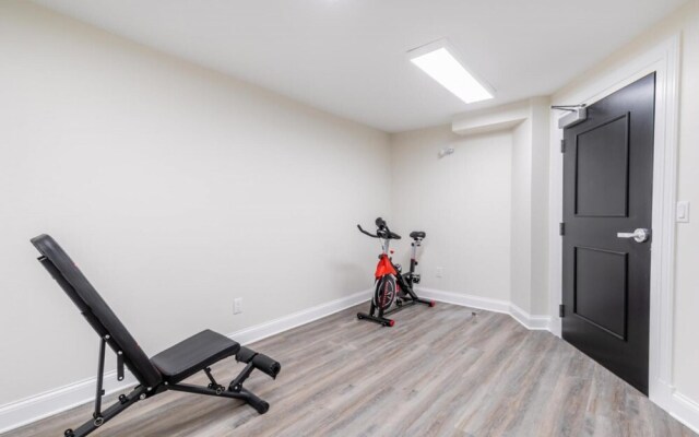 Iconic Rideau 1Bd Unit Balcony Free Parking 1
