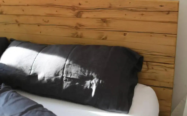 Luftiges Upcycling Studio im EG - Zentral