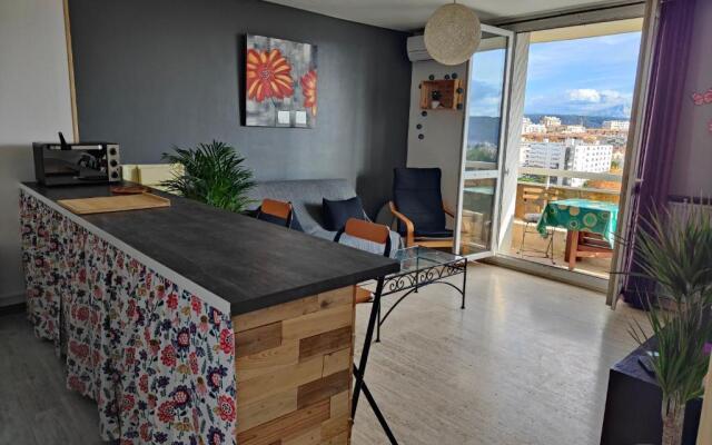 Bel appartement de 42 m2 , 1 chambre , climatisé.