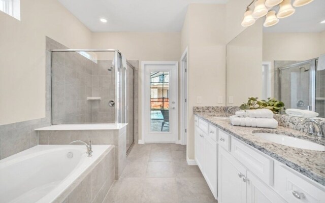 2089elcir 8 Bedroom Villa by RedAwning