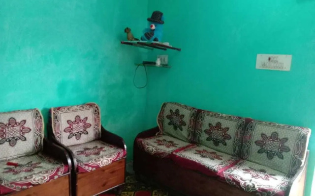 POP 92374 Sanjana Homestay