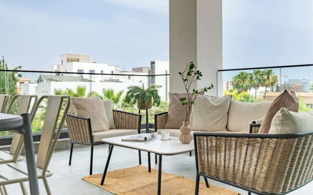 Sanders Evolution 2 Sweet 2 Bedroom Apartment With Balcony
