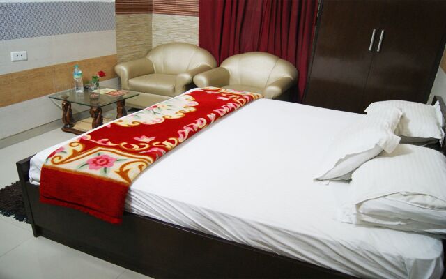 Maxfort Guest House Delhi