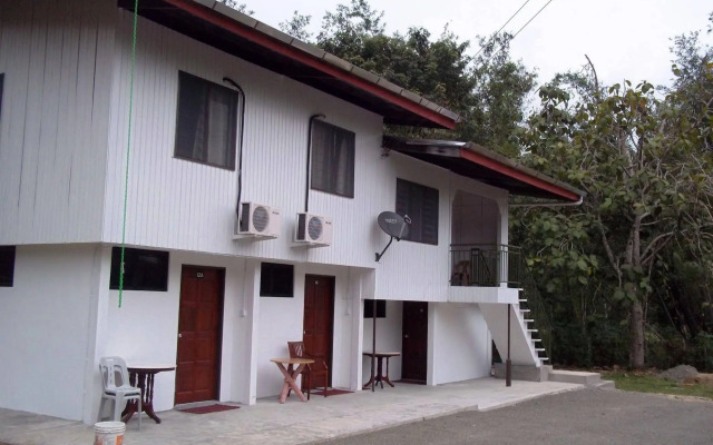 OYO 90037 The 7 Lodge Tambunan