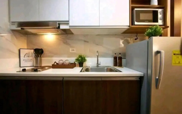 Air Residence Makati Elegant Design WiFi