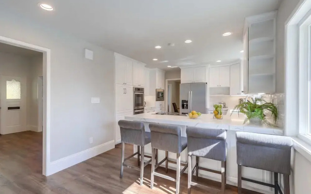 Gorgeous Upgraded 5 Bedroom & 3 Bath Home with pool