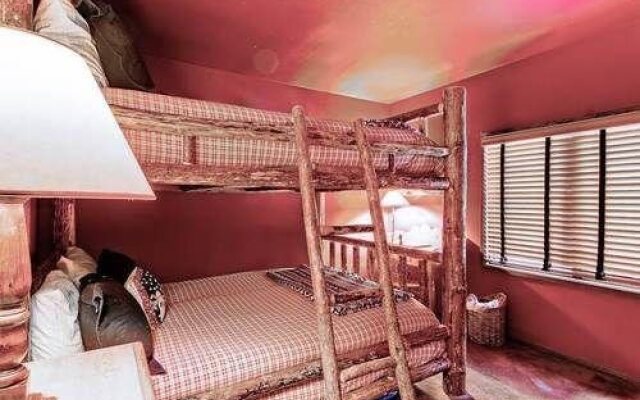 Summit Condominiums in Elkhorn by Alpine Lodging
