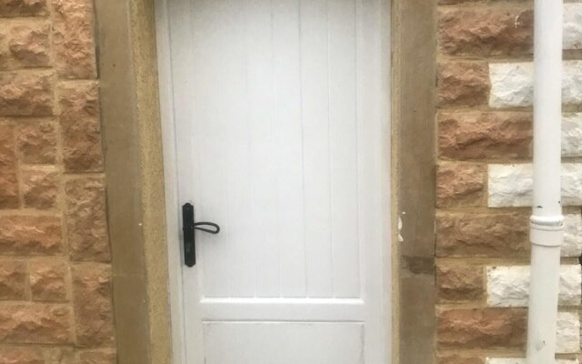 Studio in Beaune, With Enclosed Garden and Wifi