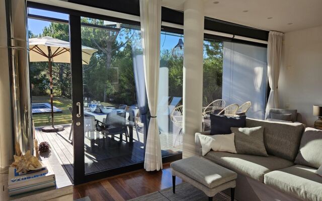 Tr ia Beach House With Pool