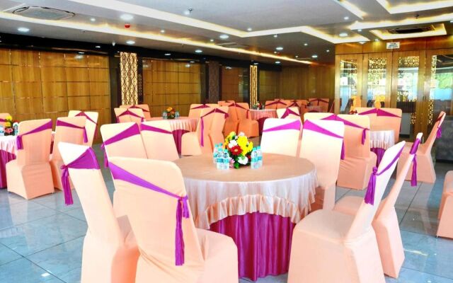 FabHotel Roselle Inn