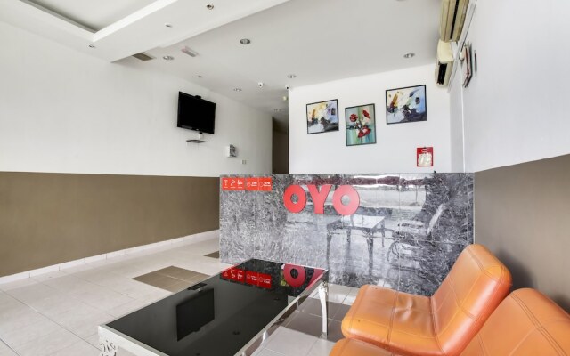 OYO 89615 T Family Hotel