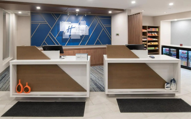 Holiday Inn Express & Suites Moose Jaw, an IHG Hotel