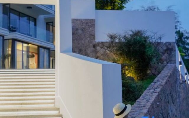 YUNXI Designer Hot Spring Homestay