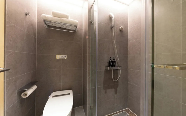 East Sacred Hotel-near Beijing Tiananmen Square,the Forbidden City,Wangfujing Street-Newly renovated hotel
