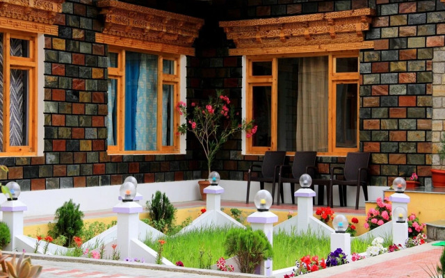 Hotel Jeevanam Villa