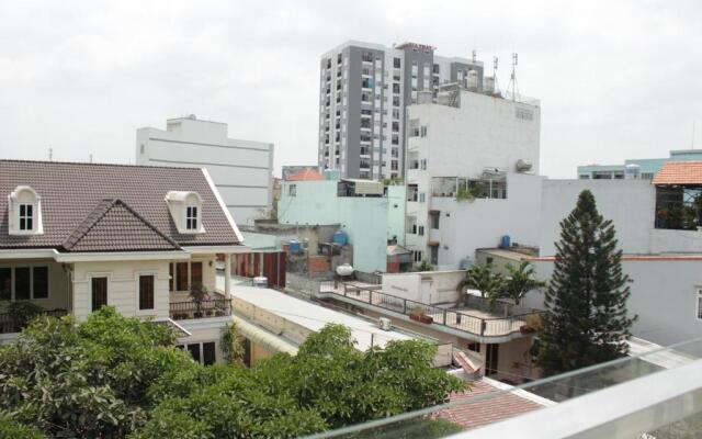 Dragon Hotel 1