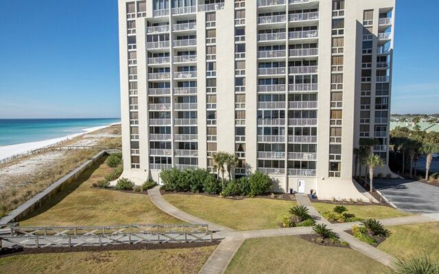 Shoreline Towers 1052 2 Bedroom Condo by RedAwning