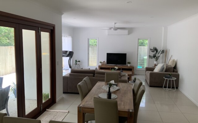 Broadwater Town House