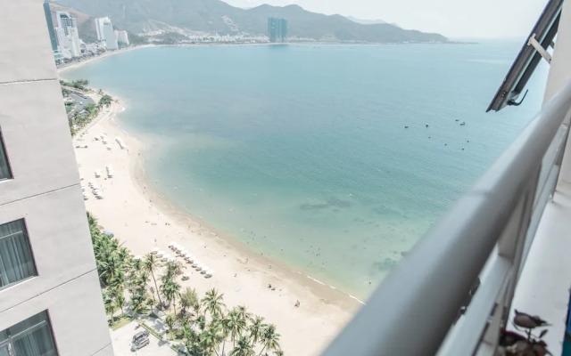Beach Front Oceanous Apartment