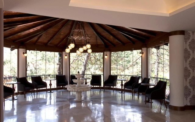 Hotel Pine Valley